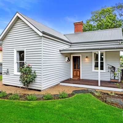 The beer necessities: Sub-$700,000 cottage with a hidden bar