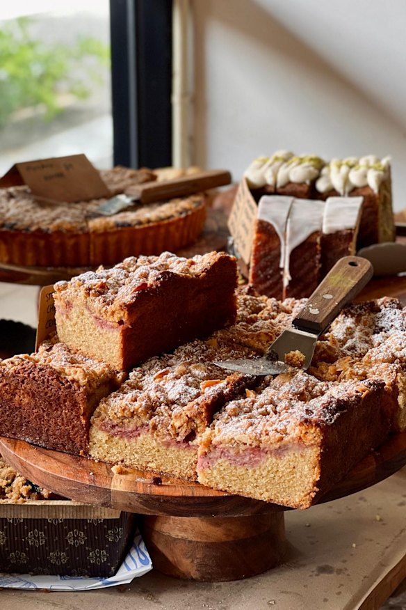 Apricot crumble cake.