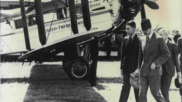 The Duke of Gloucester (in hat) before the departure of the DH61 “Diana”.