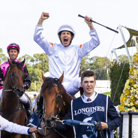 Hugh Bowman returns to scale after Farnan’s Golden Slipper win.