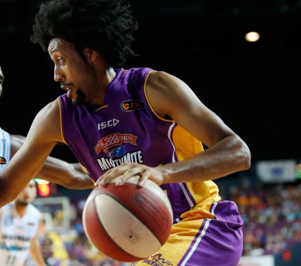 Josh Childress playing for the Sydney Kings in 2014.