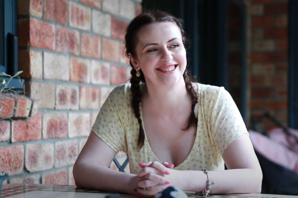 Antonina Ovchinnikova din Auckland a strâns fonduri pentru a trimite materiale rușilor care luptă împotriva invaziei Ucrainei.