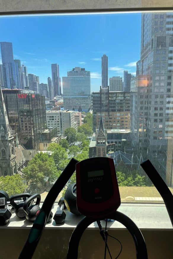 Anett Kontaveit at least has a nice view while doing plenty of hours on an exercise bike. 