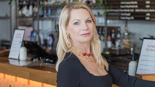 Perth matchmaker Louanne Ward isn’t a fan of online dating apps saying your chances of developing a relationship online are slim. 