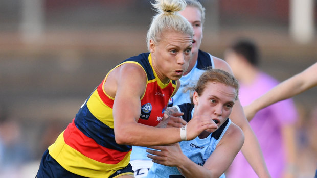 Back and firing: Erin Phillips.