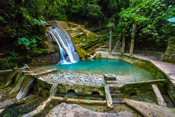 Las Pozas skirts the Pueblo Magico (Magic Town) of Xilitila.