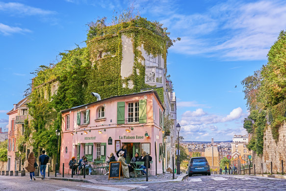 La Maison Rose, famous for appearing in cult film Amelie.