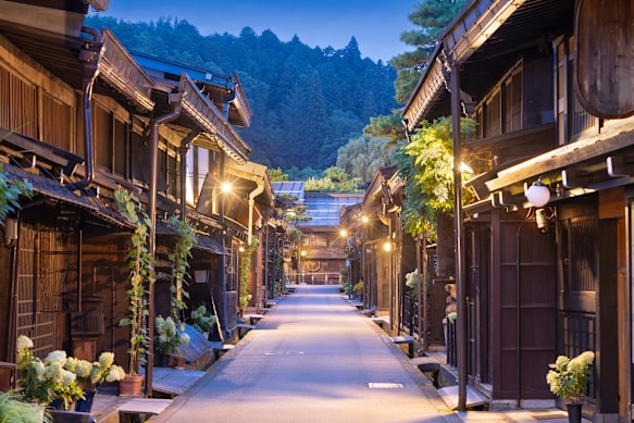 Enchanting Edo-era buildings of Hida Takayama.