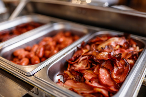 Buffet bacon is cooked using a very special technique.