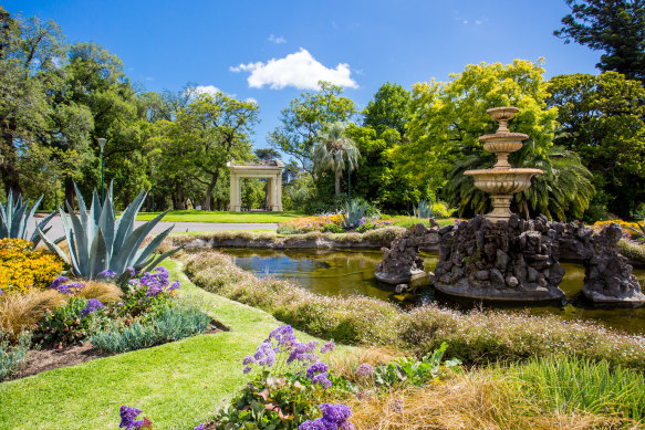 Savour a summer’s day in Fitzroy Gardens.
