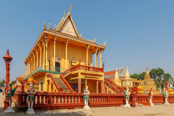 禁止在吴哥寺村,在湄公河的银行。