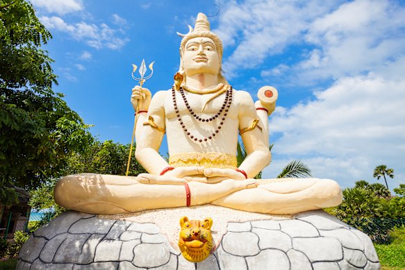 Sampunaatheecharam Shiva Temple is a hindu temple near Jaffna, Sri Lanka.