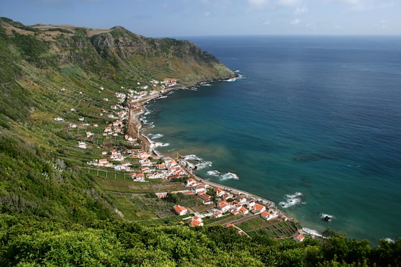 Santa Maria: tame and sunny.