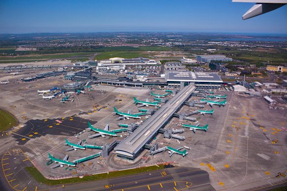 Use the codeshare between American Airlines and Aer Lingus to fly to Dublin via Los Angeles.