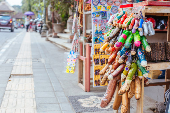 Bali has no end of phallic souvenirs, which probably began more seriously with the Hindu lingam. 