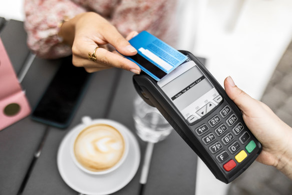 The federal government says it’s prepared to ban debit card surcharges from 2026, subject to consultation being led by the RBA.
