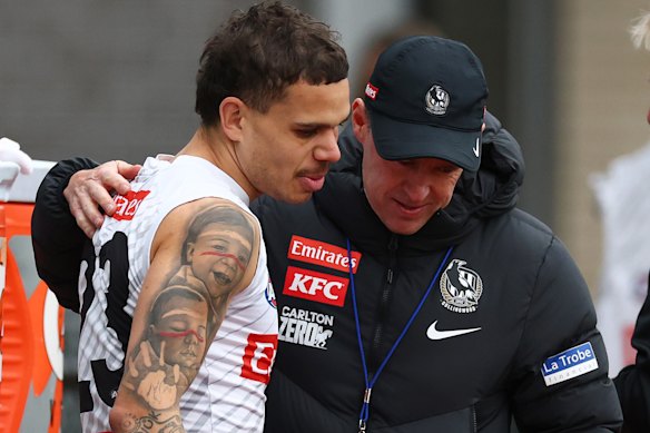 Bobby Hill with Collingwood coach Craig McRae in preliminary final week last season.
