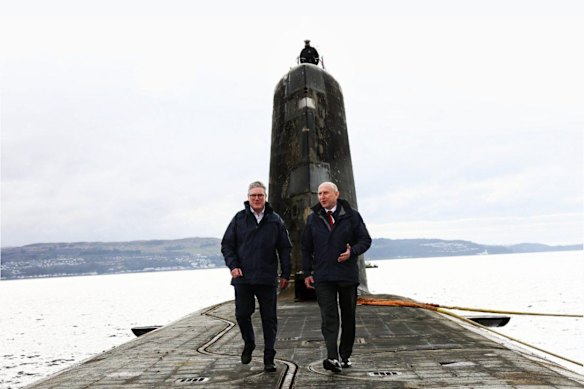 O primeiro-ministro britânico, Keir Starmer, e o secretário de Defesa, John Healey, embarcaram no HMS Vanguard, na costa da Escócia, na semana passada.