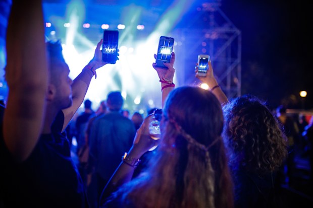 Phones concert