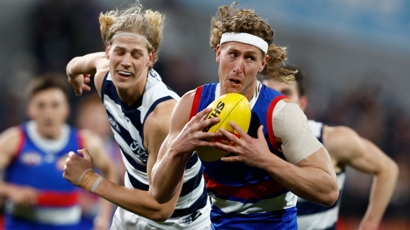 AFL 2023 round 24 LIVE updates: Naughton kicks Dogs to slim lead over Cats with season on the line; Lions beat Saints