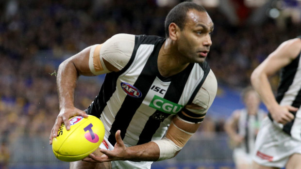 Travis Varcoe on the burst for the Magpies.