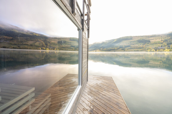 Steam and a float, in a floating sauna.