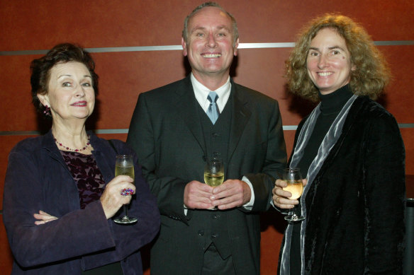 Opening night of The Merry Widow at the Capitol Theatre, 2003.
(L-R) Soprano Joan Carden, Andrew McKinnon and Anita Keating.
