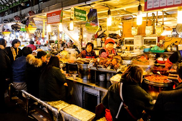 Winning hearts through language – the Gwangjang Market in Seoul.