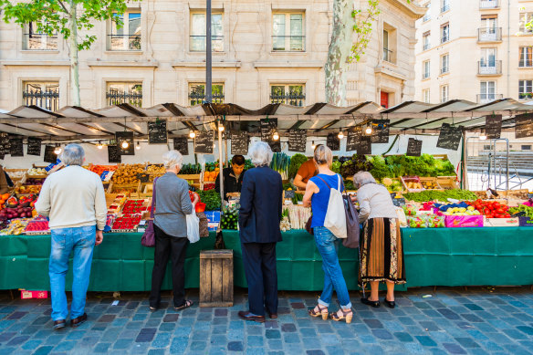 You’ll find a fresh food market in every quarter of Paris.