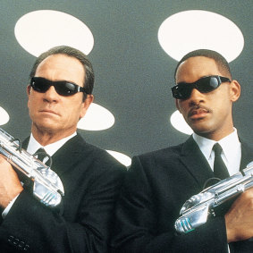 Tommy Lee Jones and Will Smith in Men In Black.