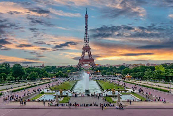 The Eiffel Tower is not a beautiful piece of architecture.