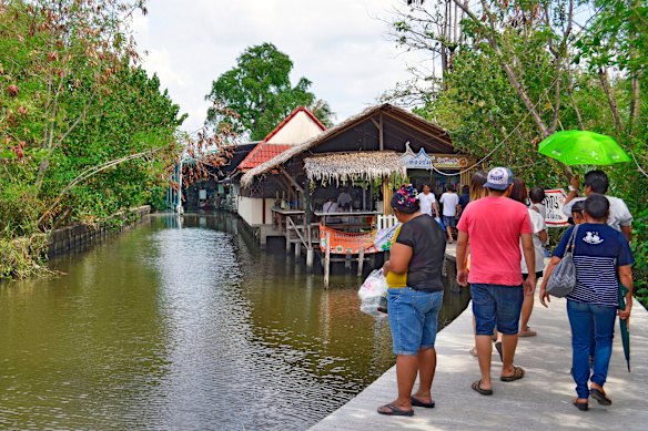 A true locals’ market ... Bang Nam Phueng entrance.