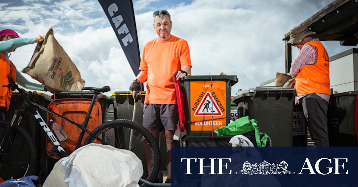Torquay volunteer rubbish collector a litter-picking champion - Vimarsana News
