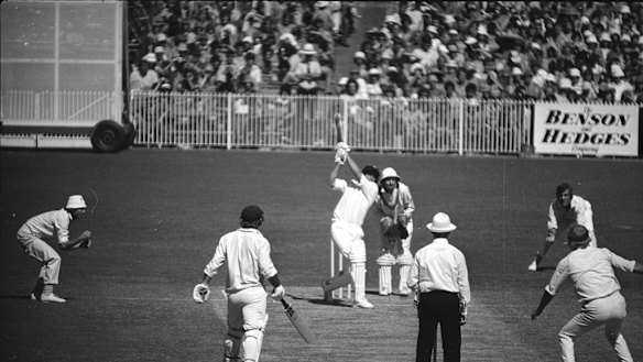 David Hookes bats against England in 1977.
