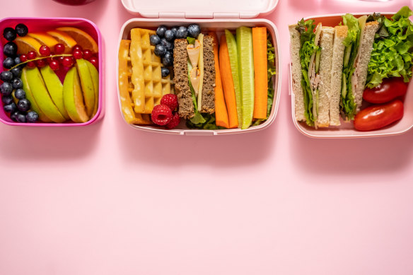 Forget fancy: experts recommend taking it back to basics when it comes to your child’s school lunch. 