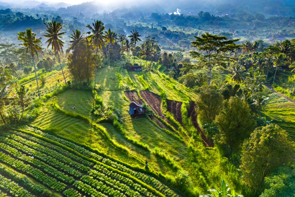 Sidemen, free of traffic congestion and overdevelopment, offers a slower pace of travel.