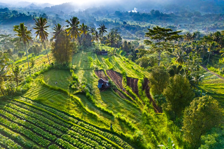 Sidemen, free of traffic congestion and overdevelopment, offers a slower pace of travel.