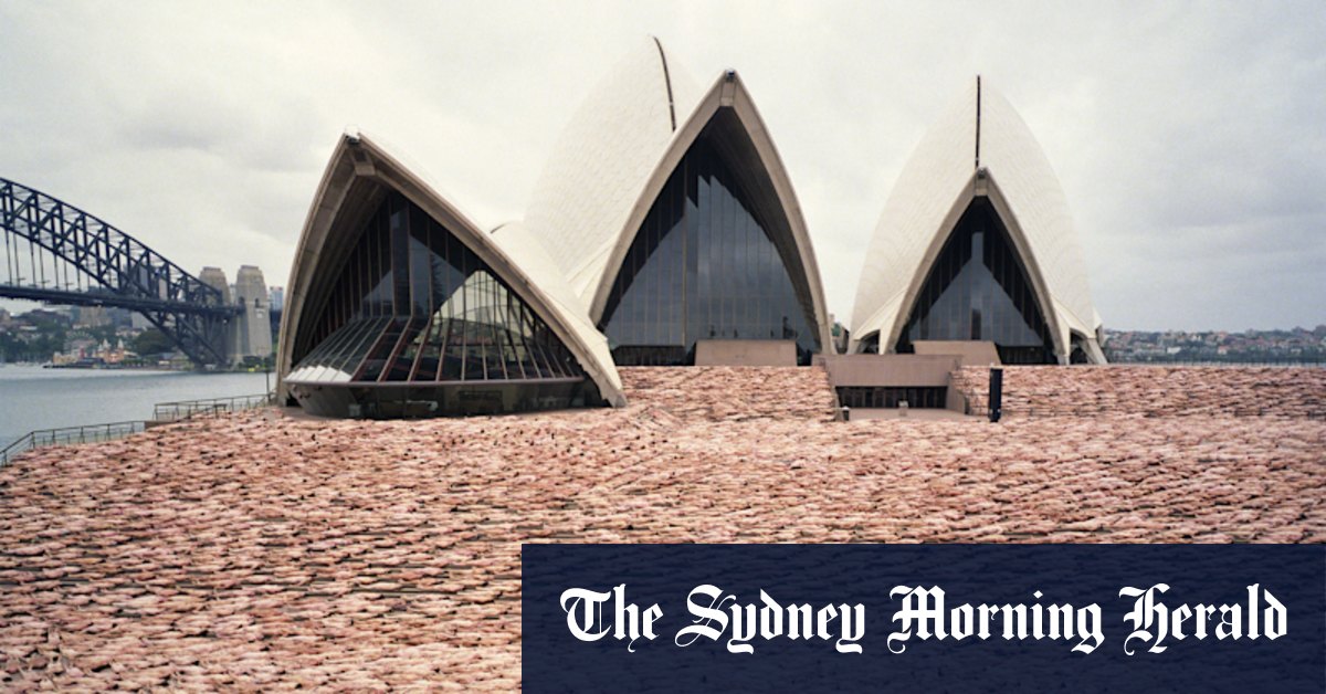 Spencer Tunick Sydney: Volunteers wanted for nude photo shoot organised by Skin Check Champions - Vimarsana News