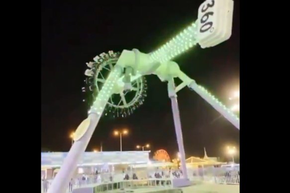 The 360 Big Pendulum ride at Green Mountain Park in Saudi Arabia snapped in midair.