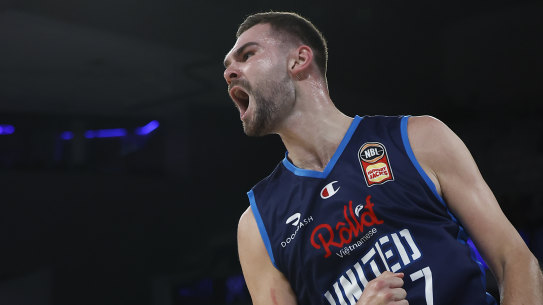 Melbourne United player Isaac Humphries.