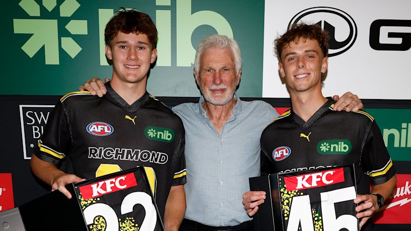 AFL LIVE: Malthouse returns to Richmond as Tigers, Demons fire up for Anzac Eve clash at MCG