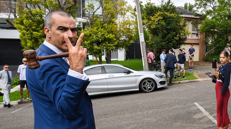 Rekordni investicijski naval v višini 40 milijard dolarjev sprožil alarm pri bančnem regulatorju