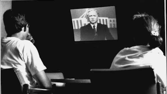 Australians watch the great debate of 1990.
