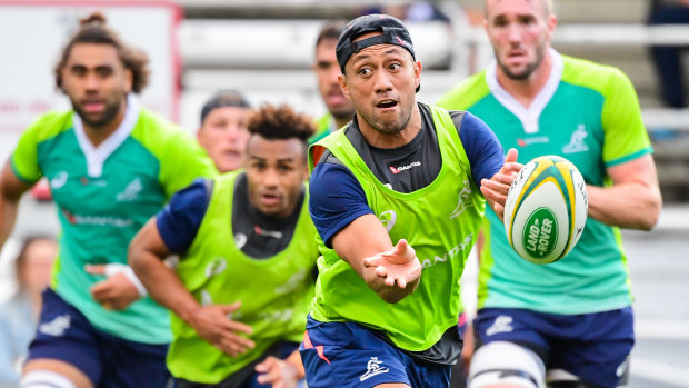 Christian Lealiifano training with the Wallabies.