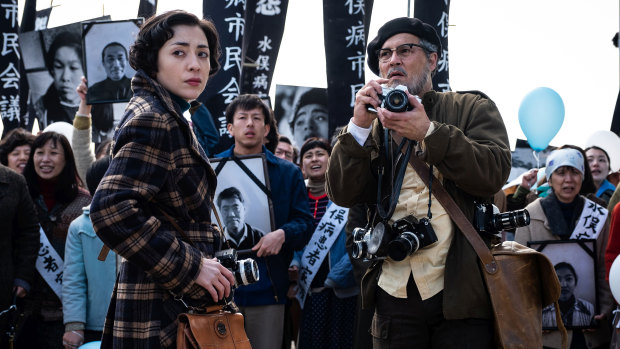 Johnny Depp as the American photographer W. Eugene Smith and  Japanese actress Minami as Aileen.