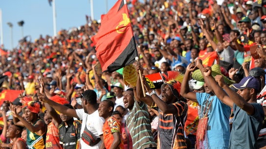 Fans pack the national stadium in Port Moresby to watch the PNG Kumuls.