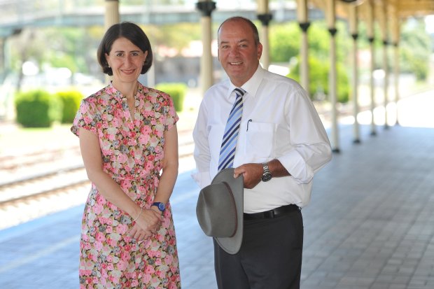 Gladys Berejiklian, the then-NSW minister for transport, with then-Wagga Wagga MP Daryl Maguire in his electorate in 2015.