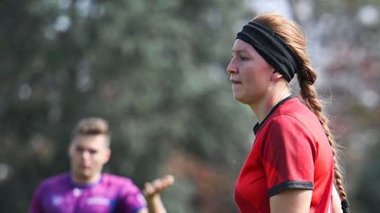 Robb gareggia in una partita durante la competizione Quadball NSW.