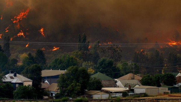 Fire threatens Lithgow on Saturday.