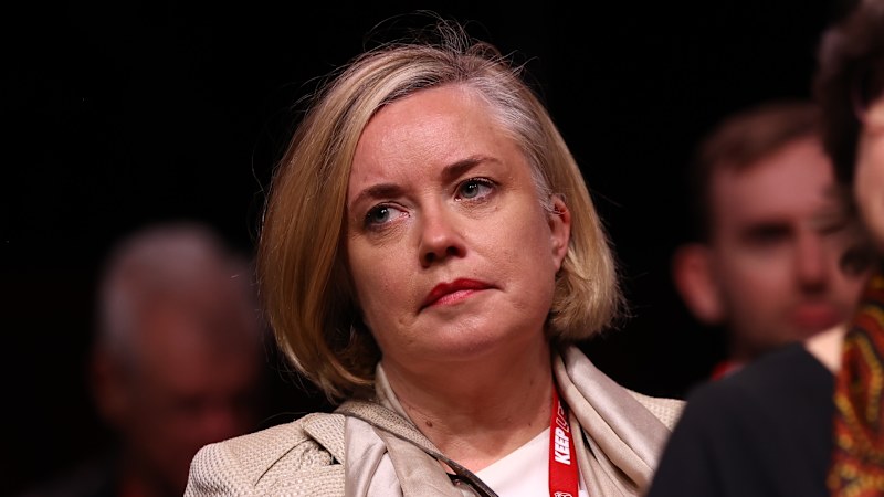 Labor backs super for under-18s, regardless of hours worked